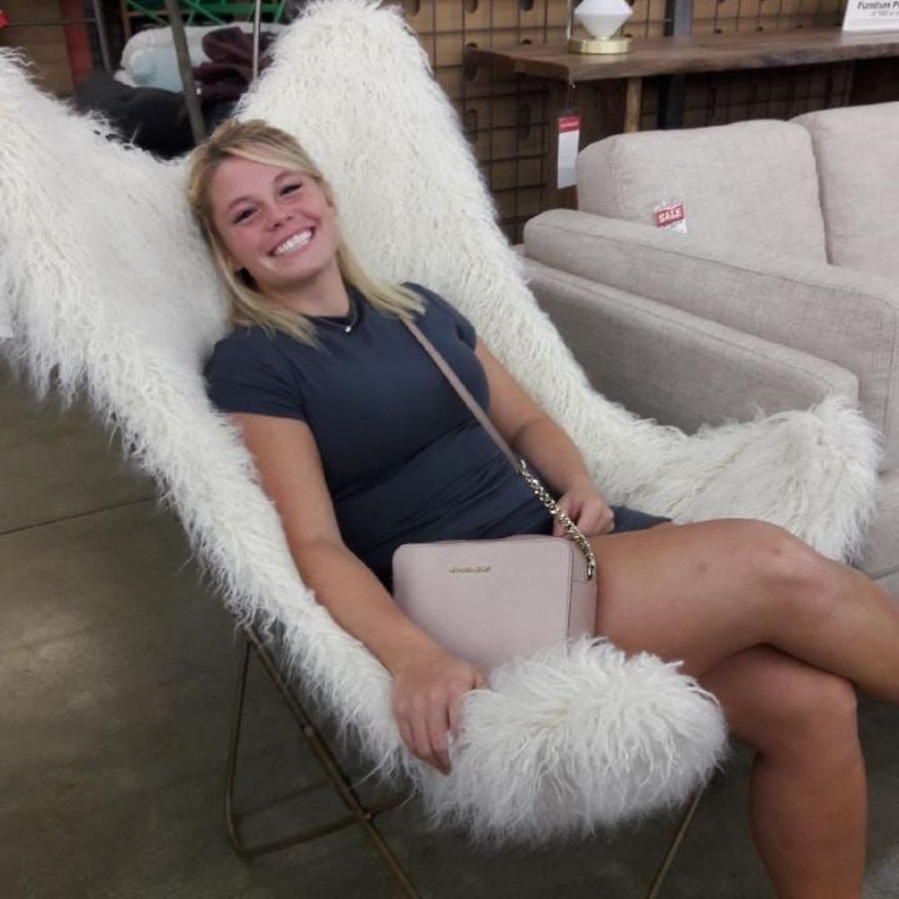 Meet your Posher, Chelsey